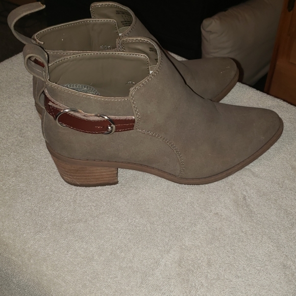 American Eagle Outfitters Shoes - ❤❤ SALE 3/$10 American Eagle shoes